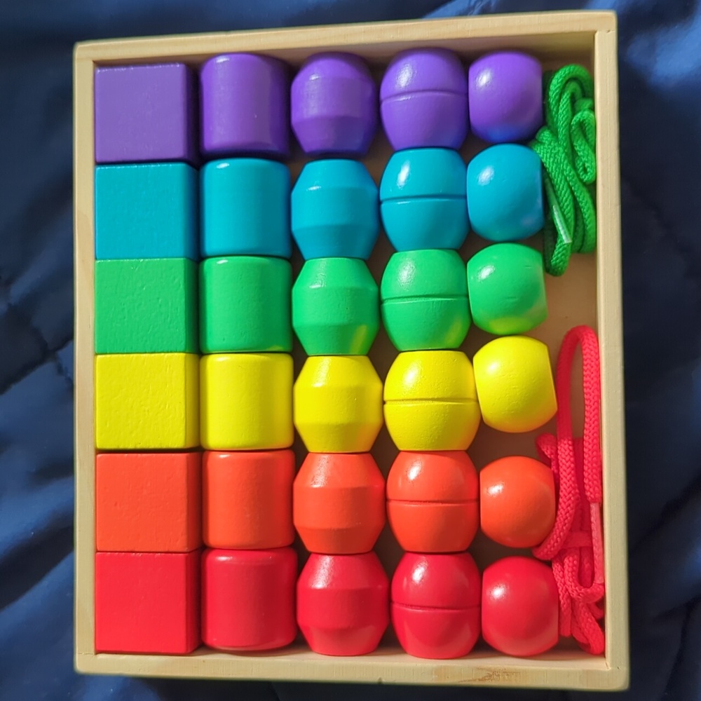 Melissa and Doug Primary Lacing Beads